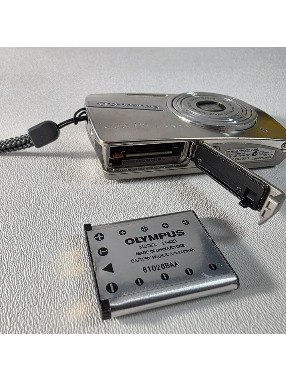 Olympus Digital Camera Stylus 710 7.1MP Silver W/Battery Only